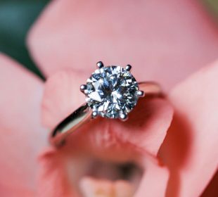 Things to know before you buy Moissanite Rings
