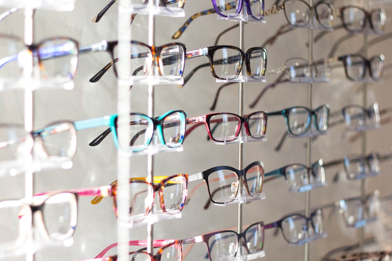 Men’s Eyeglasses: How to Select Glasses for Different Face Shapes